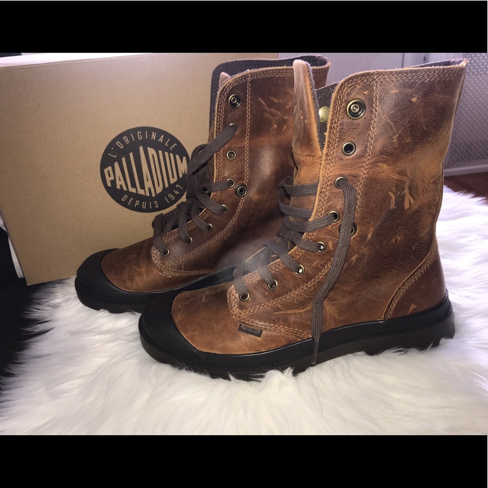 BRAND NEW Palladium Mens Boots SZ 8!!